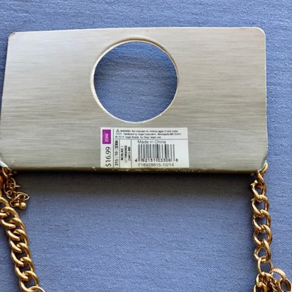 Fashion Necklace - Picture 2 of 2